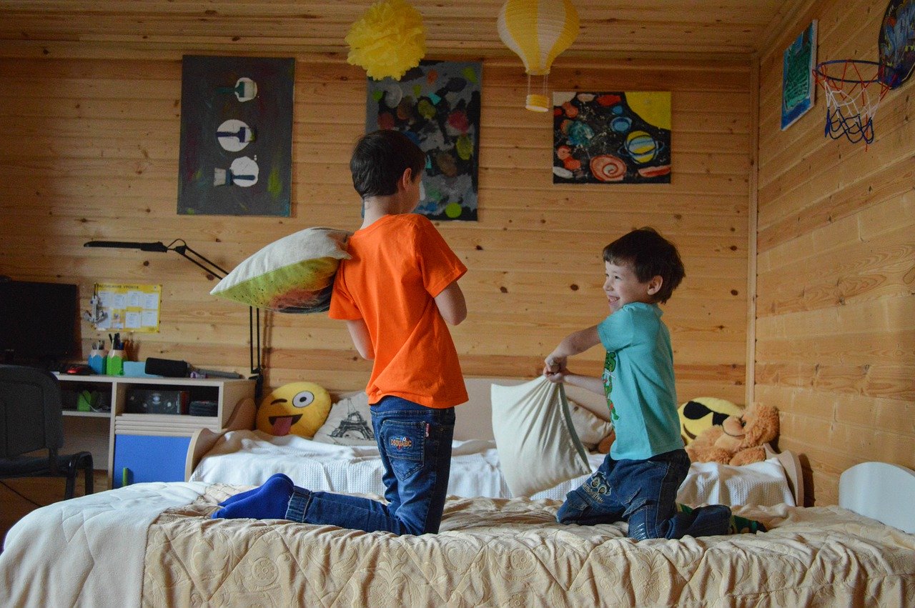 kid's playing in kid's room